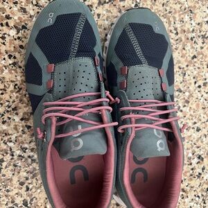 On Running gray/slate and Mauve Athletic Shoes